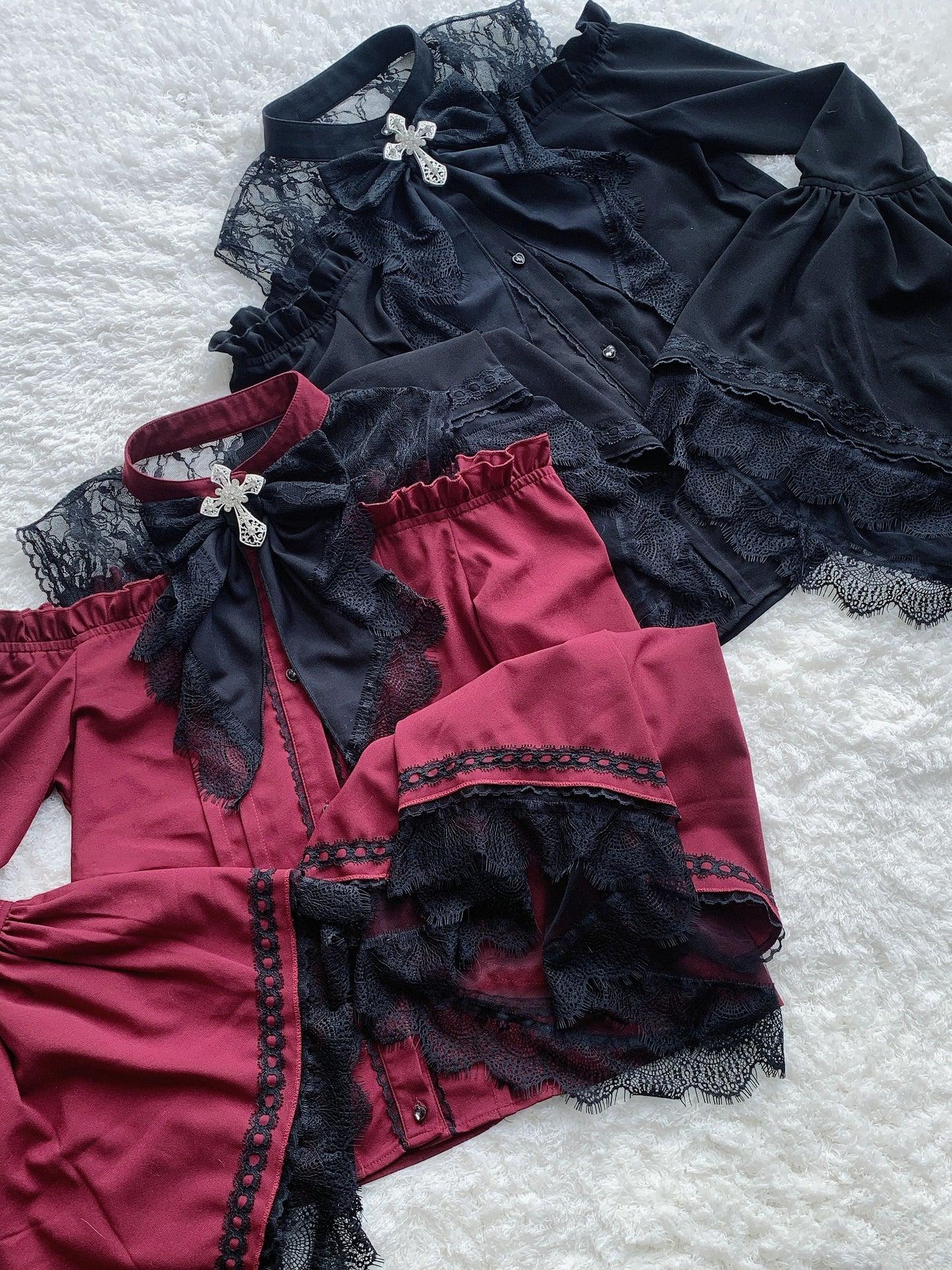 Off-Shoulder Lace Panel Volume Sleeve Blouse VIR0005