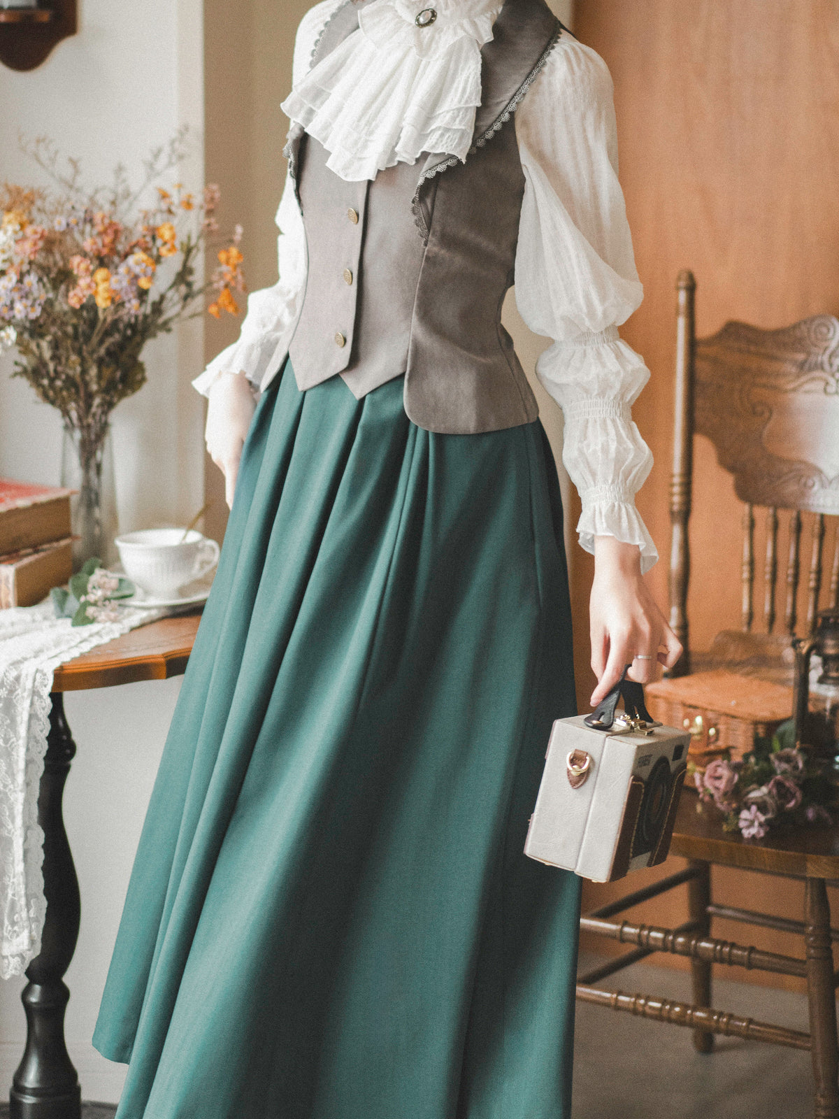 Elegant Vintage Ruffle Collar Long Sleeve Blouse FOR0059