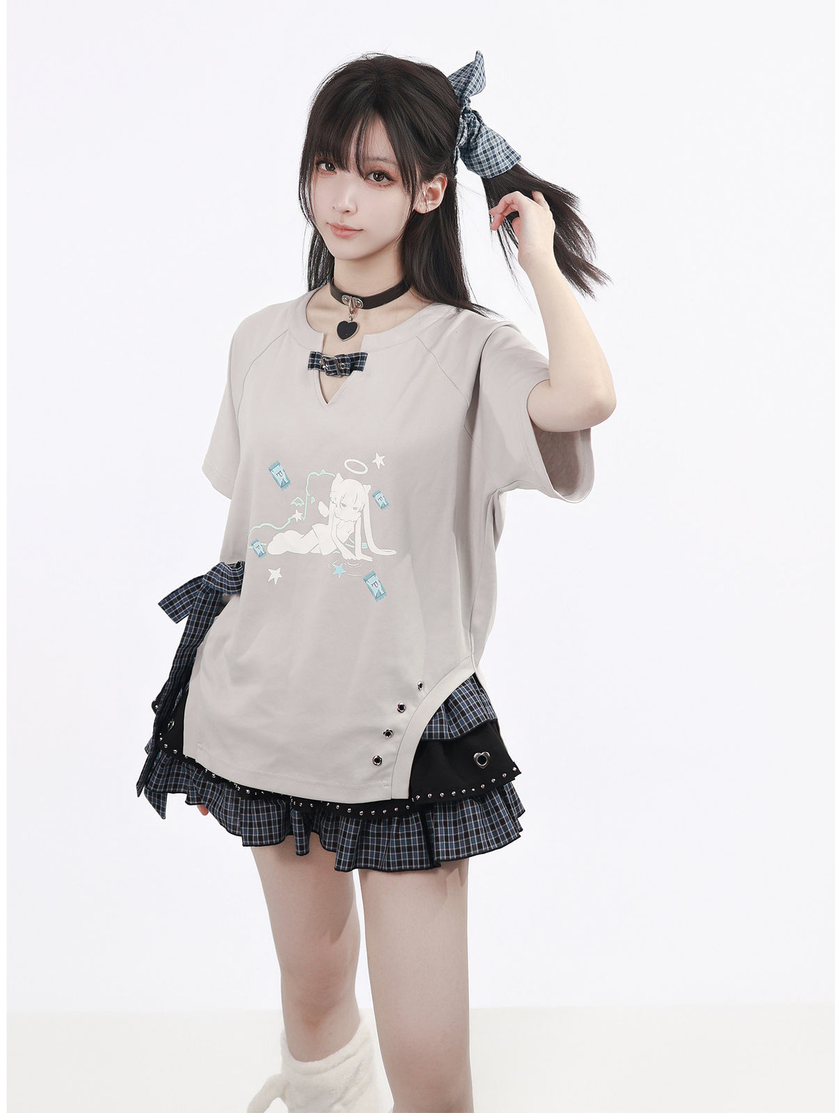 Graphic Print Tee And Plaid Tiered Skirt PIN0048