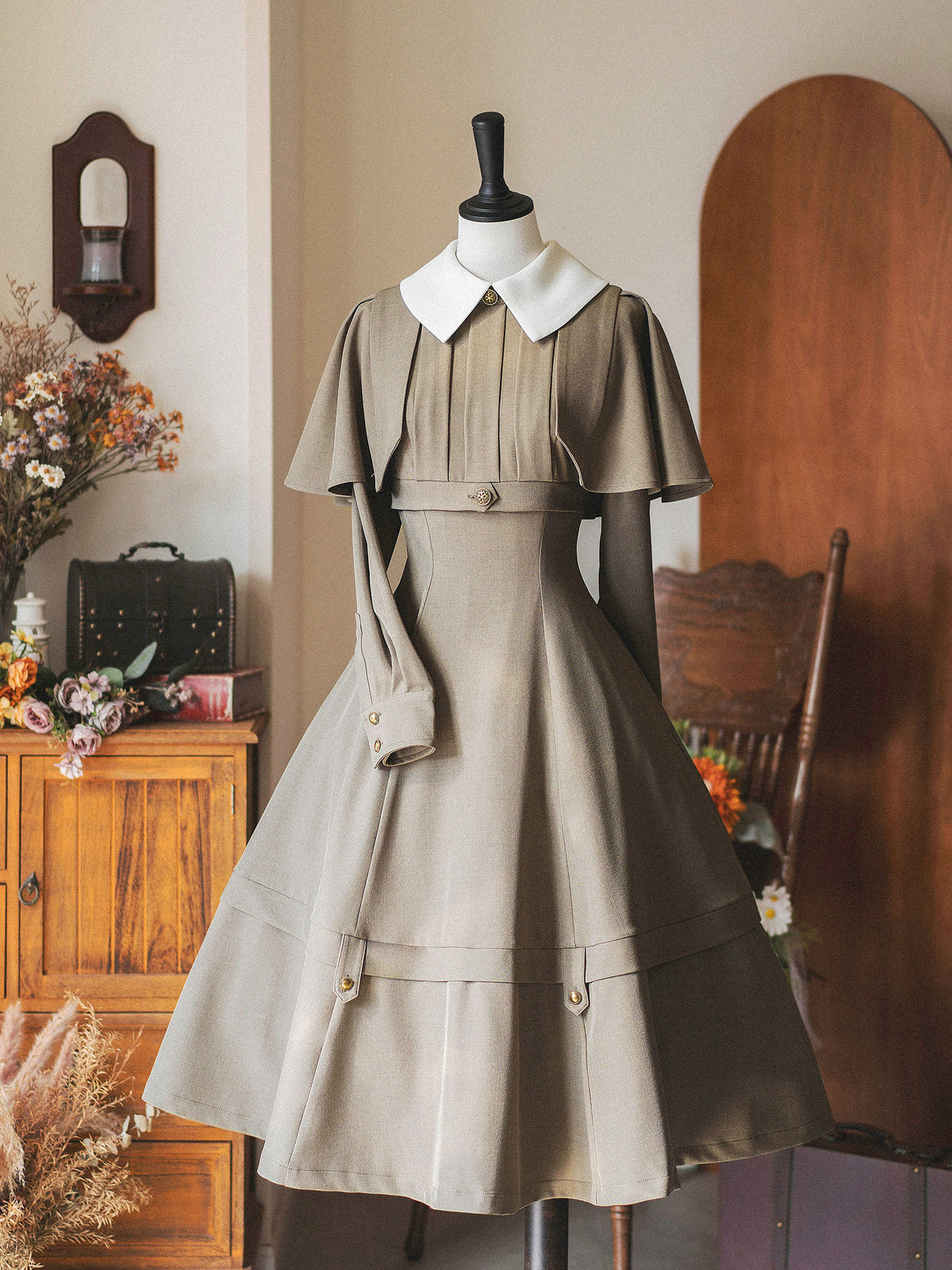 Vintage Cape Collar Waist-Cinching Dress FOR0060